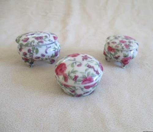PRICE REDUCED - BATCH OF THREE SMALL PORCELAIN PILL BOXES WITH PRETTY PINK ROSES FOR ONE PRICE