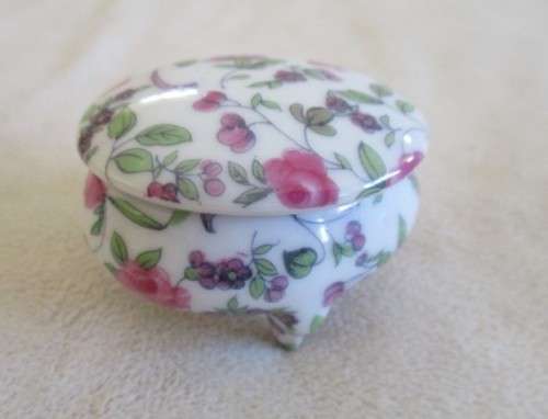 PRICE REDUCED - BATCH OF THREE SMALL PORCELAIN PILL BOXES WITH PRETTY PINK ROSES FOR ONE PRICE