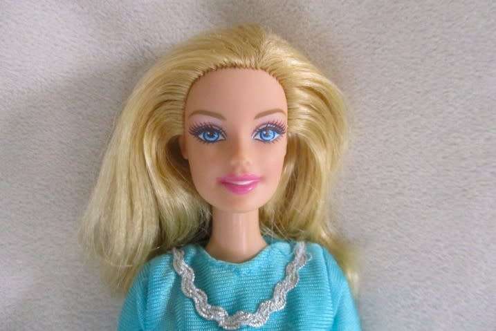 PRETTY MATTEL BARBIE DOLL IN ORIGINAL BARBIE DRESS