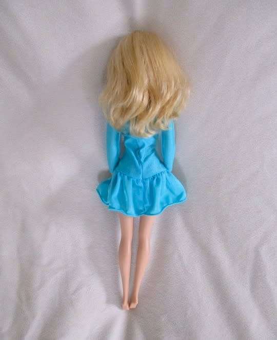 PRETTY MATTEL BARBIE DOLL IN ORIGINAL BARBIE DRESS