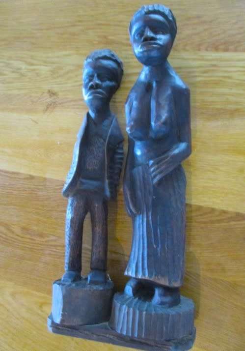 LARGE HAND CARVED AFRICAN STATUE OF MAN AND WOMAN