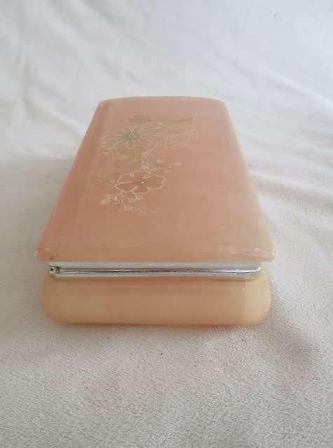 FOR JENNYPR ONLY - VINTAGE 1950`s ALABASTER KEEPSAKE/JEWELLERY BOX MADE IN ITALY
