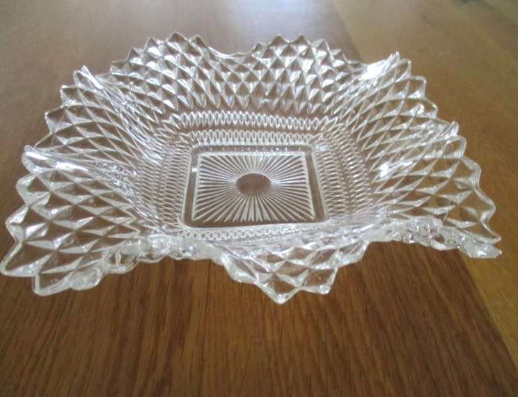 TWO REALLY PRETTY VINTAGE WAVY GLASS BON BON DISHES