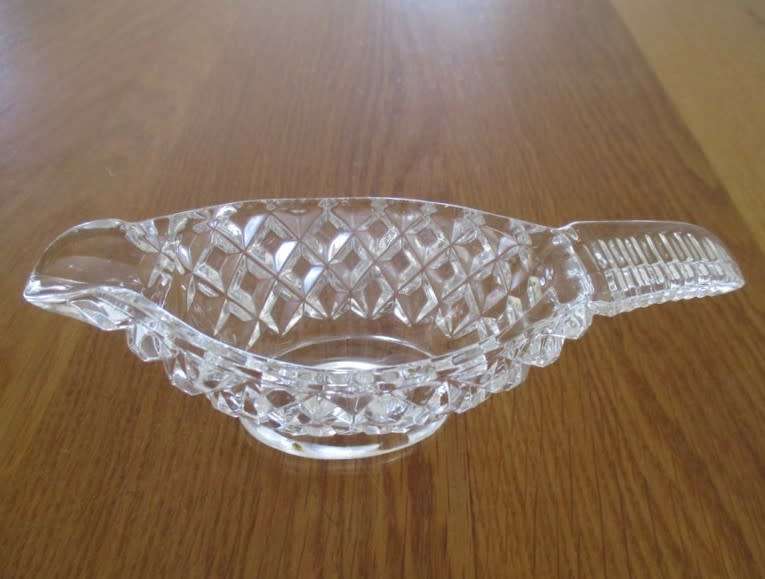 EXQUITE SMALL CRYSTAL SAUCE BOAT AND LIDDED MINT DISH