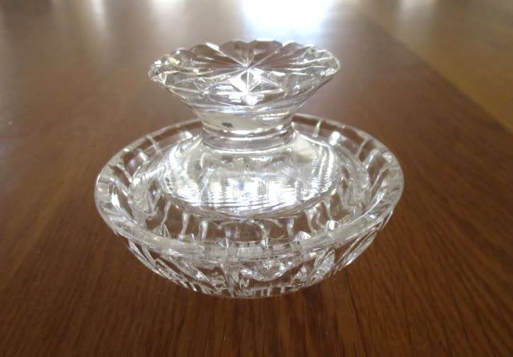 EXQUITE SMALL CRYSTAL SAUCE BOAT AND LIDDED MINT DISH