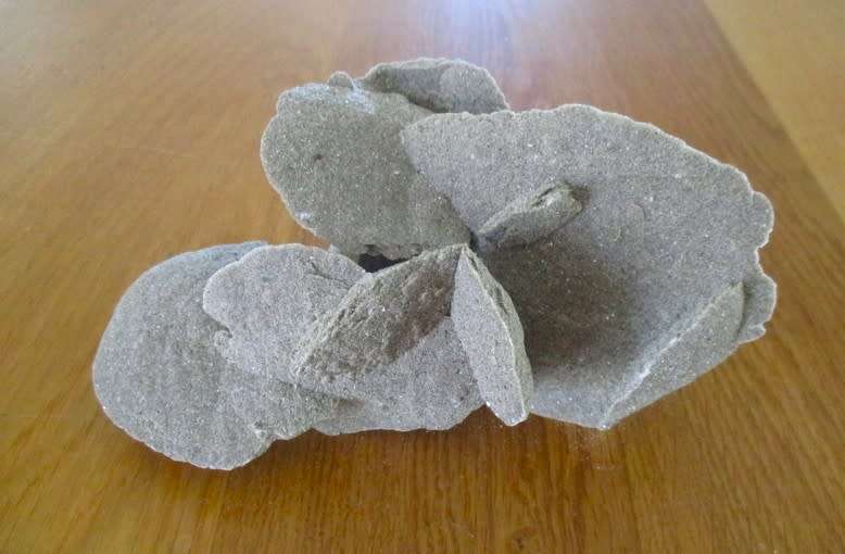 A LARGE DESERT ROSE CRYSTAL - 18CM X 10CM X 8CM
