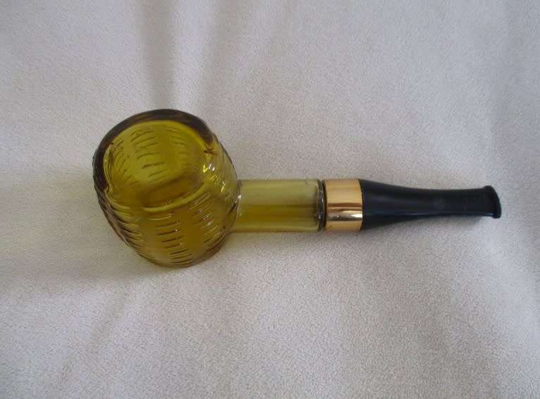 UNIQUE!  VINTAGE 1974 AVON CORNCOB PIPE BOTTLE