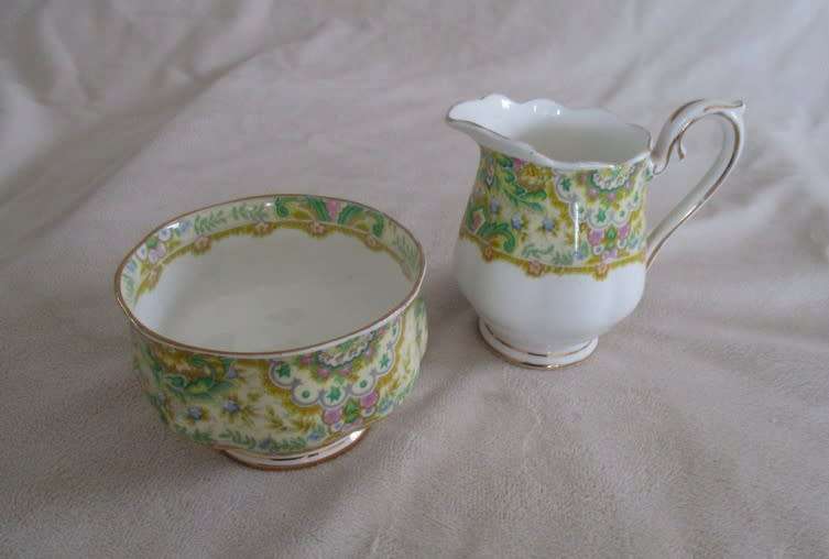 RARE VINTAGE 1930`s ROYAL ALBERT `PAISLEY SHAWL` CREAMER AND SUGAR BASIN