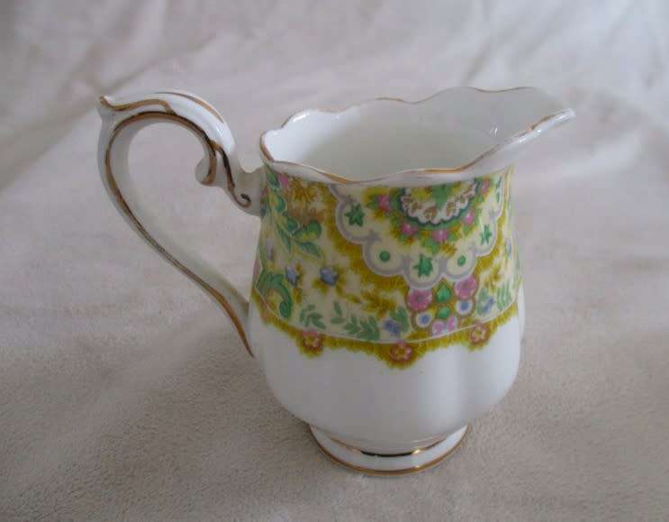 RARE VINTAGE 1930`s ROYAL ALBERT `PAISLEY SHAWL` CREAMER AND SUGAR BASIN