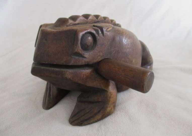 Large vintage Thailand wooden Lucky Frog Guiro Rasp musical instrument