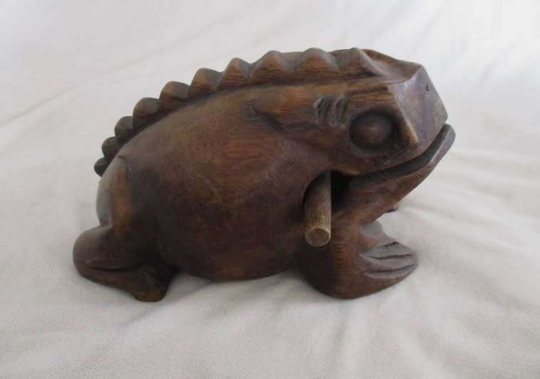 Large vintage Thailand wooden Lucky Frog Guiro Rasp musical instrument