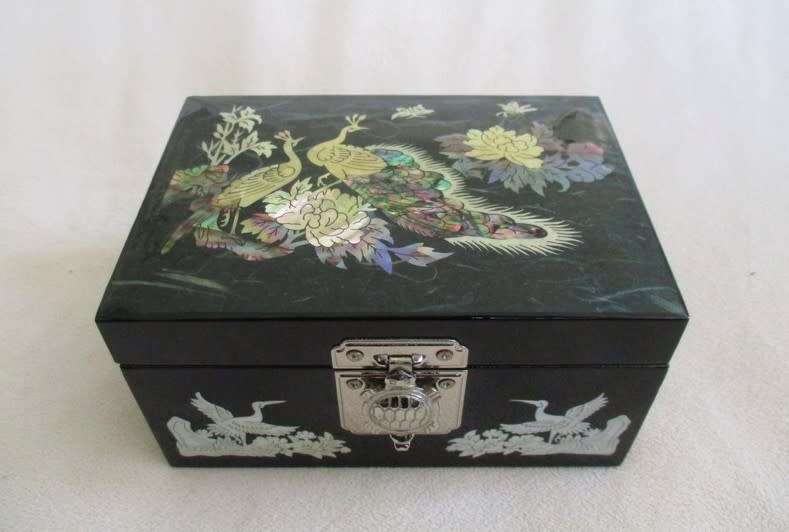 EXCELLENT CONDITION - MUSICAL JEWELLERY BOX WITH MOTHER OF PEARL PEACOCKS, CRANES AND FLORAL DESIGN