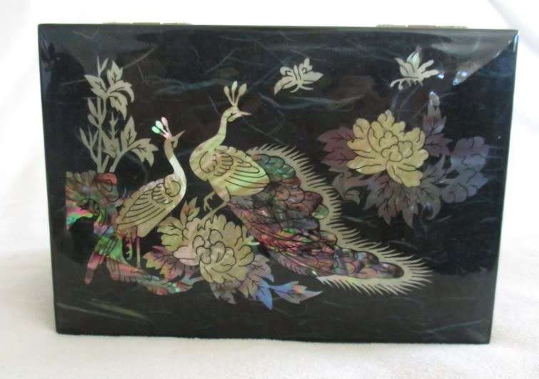 EXCELLENT CONDITION - MUSICAL JEWELLERY BOX WITH MOTHER OF PEARL PEACOCKS, CRANES AND FLORAL DESIGN