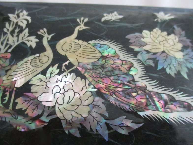 EXCELLENT CONDITION - MUSICAL JEWELLERY BOX WITH MOTHER OF PEARL PEACOCKS, CRANES AND FLORAL DESIGN