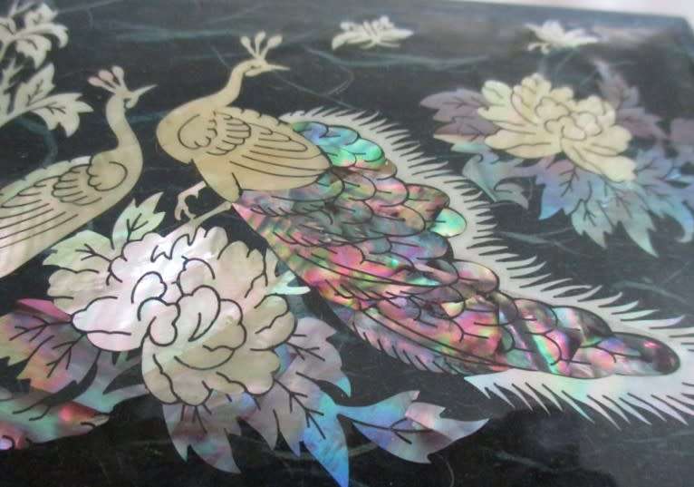 EXCELLENT CONDITION - MUSICAL JEWELLERY BOX WITH MOTHER OF PEARL PEACOCKS, CRANES AND FLORAL DESIGN