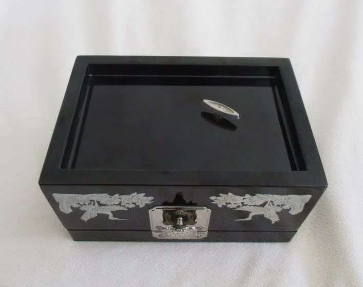 EXCELLENT CONDITION - MUSICAL JEWELLERY BOX WITH MOTHER OF PEARL PEACOCKS, CRANES AND FLORAL DESIGN