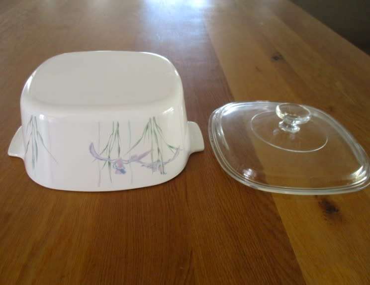 VERY LARGE 3 LITER LIDDED CORNING WARE/CORNINGWARE DISH - BEAUTIFUL SHADOW IRIS DESIGN