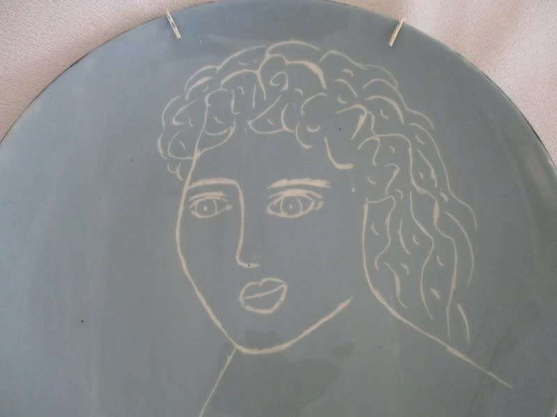 SIMPLY BEAUTIFUL - GLAZED CERAMIC ART DISPLAY PLATE WITH FACE (PLUS WALL HANGER)