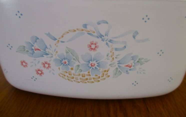 LIDDED CORNING WARE/CORNINGWARE DISH - COUNTRY CORNFLOWER
