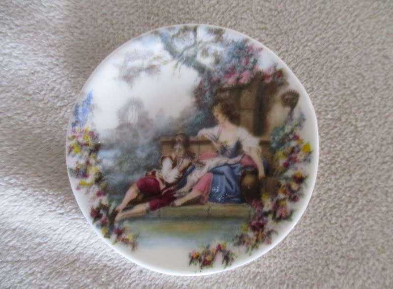 SIX ROMANTIC SCENES VINTAGE JOHNSON, ENGLAND FINE CHINA TINY PLATES/BUTTER PATS