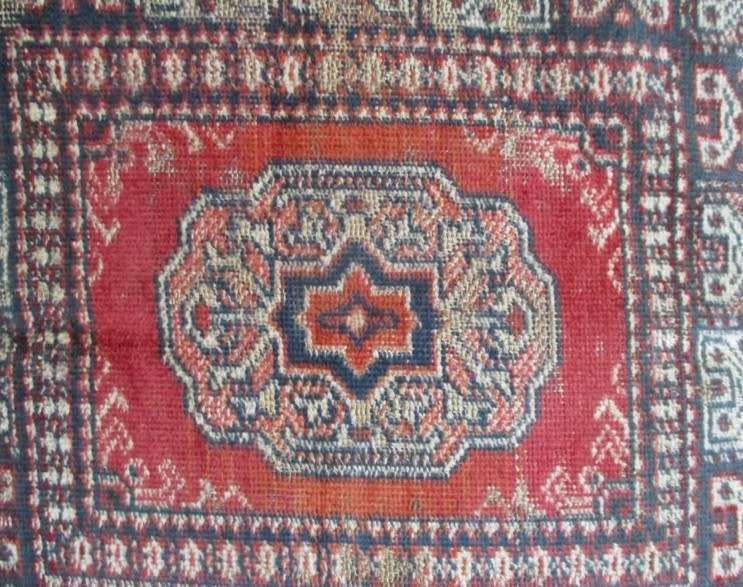 AN ANTIQUE FINELY HAND KNOTTED PERSIAN CUSHION - WONDERFUL CRAFTMANSHIP