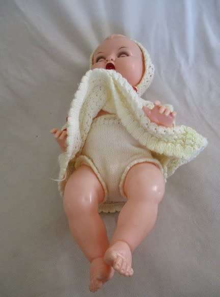 VINTAGE GENUINE OK KADER DOLL WITH DARTING TONGUE, SIDEWAYS-MOVING, OPEN/CLOSE EYES - B3518