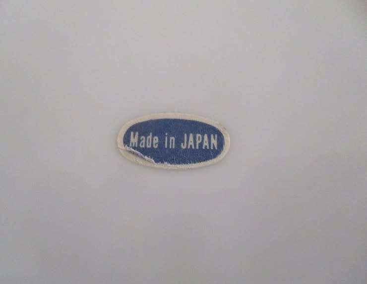 STUNNING GOLD GILT DISPLAY PLATE OF PEACOCKS - MADE IN JAPAN