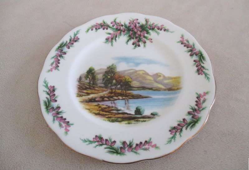 VINTAGE 1950`s/60`s ROYAL ALBERT PLATE - TRADITIONAL BRITISH SONGS SERIES - ROAD TO THE ISLES