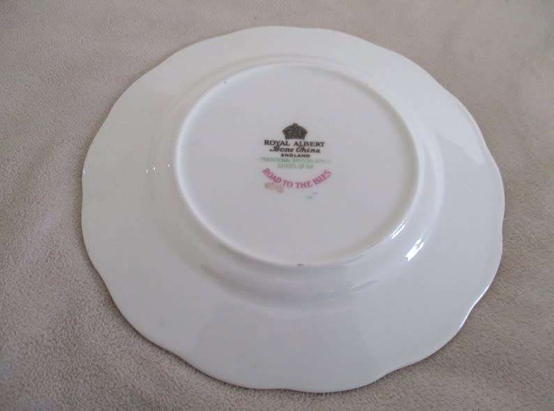 VINTAGE 1950`s/60`s ROYAL ALBERT PLATE - TRADITIONAL BRITISH SONGS SERIES - ROAD TO THE ISLES