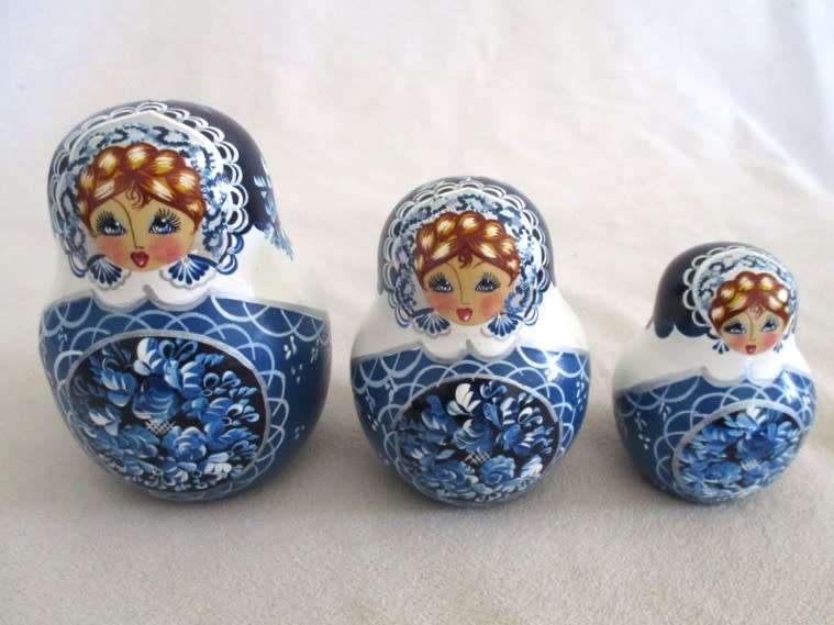 NOT SEEN EVERY DAY!! VERY LARGE -SIGNED - SET OF NINE HAND PAINTED RUSSIAN MATRYOSHKA NESTING DOLLS