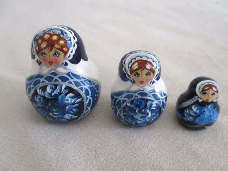 NOT SEEN EVERY DAY!! VERY LARGE -SIGNED - SET OF NINE HAND PAINTED RUSSIAN MATRYOSHKA NESTING DOLLS