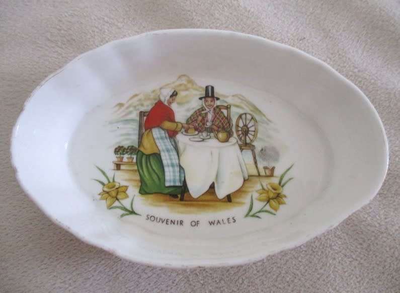 VINTAGE NORSTOCK, ENGLAND WELSH SOUVENIR TRINKET DISH