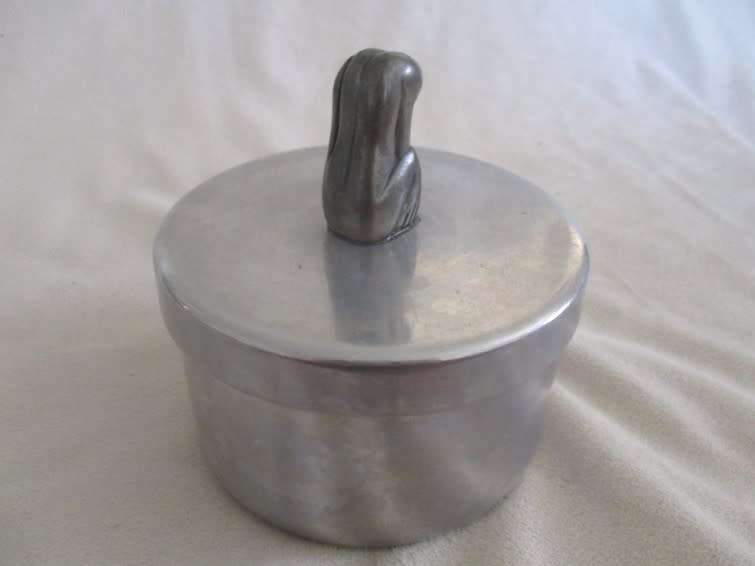 SO QUIRKY!!  CARROL BOYES STYLE SILVER METAL LIDDED CANISTER WITHPEWTER MAN PEEPING THROUGH LID