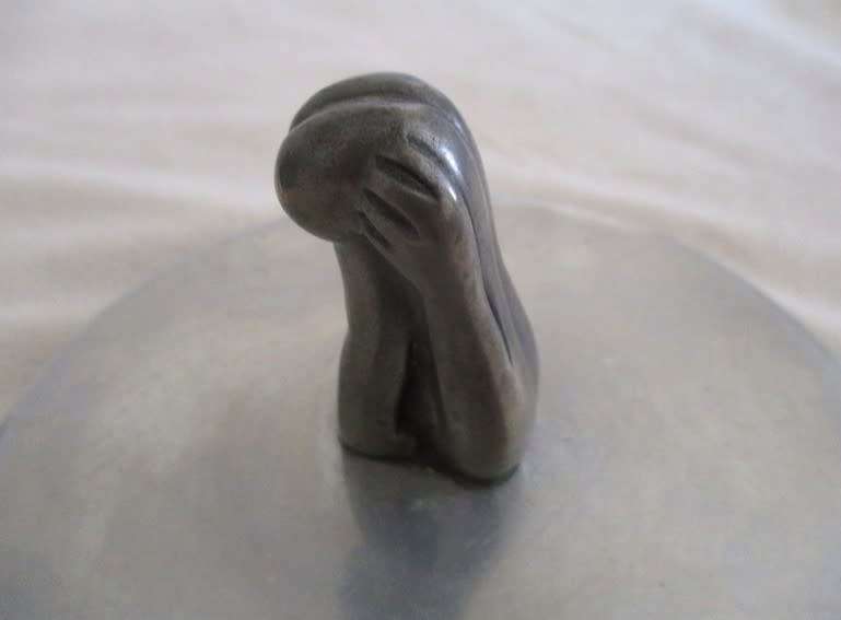 SO QUIRKY!!  CARROL BOYES STYLE SILVER METAL LIDDED CANISTER WITHPEWTER MAN PEEPING THROUGH LID