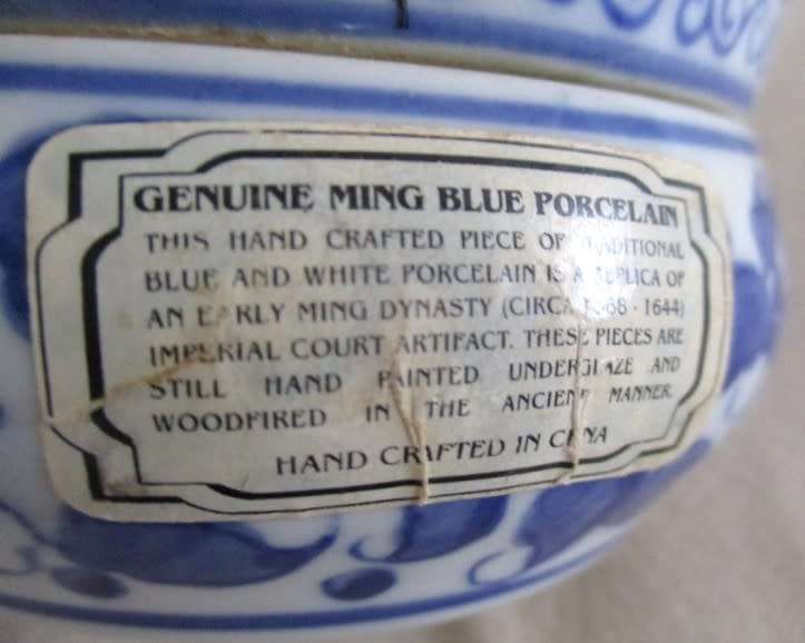 A NICE-SIZED GENUINE MING BLUE LIDDED TRINKET BOX
