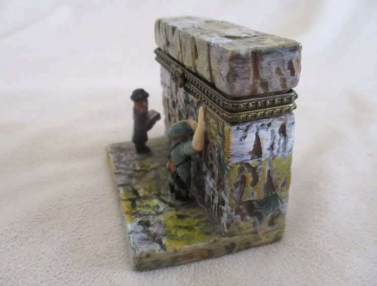 RARE - THE JACOB ROSENTHAL JUDAICA COLLECTION WAILING WALL (SIGNED YITZY ERPS) PORCELAIN CARD HOLDER