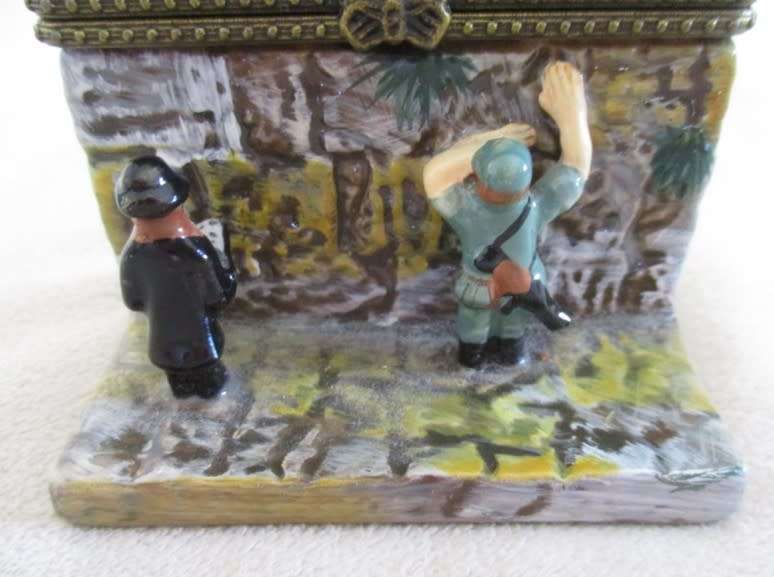 RARE - THE JACOB ROSENTHAL JUDAICA COLLECTION WAILING WALL (SIGNED YITZY ERPS) PORCELAIN CARD HOLDER