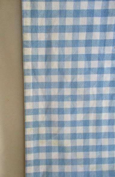 A VINTAGE, OLD FASHIONED WELL MADE BLUE AND WHITE CHECK RUNNER