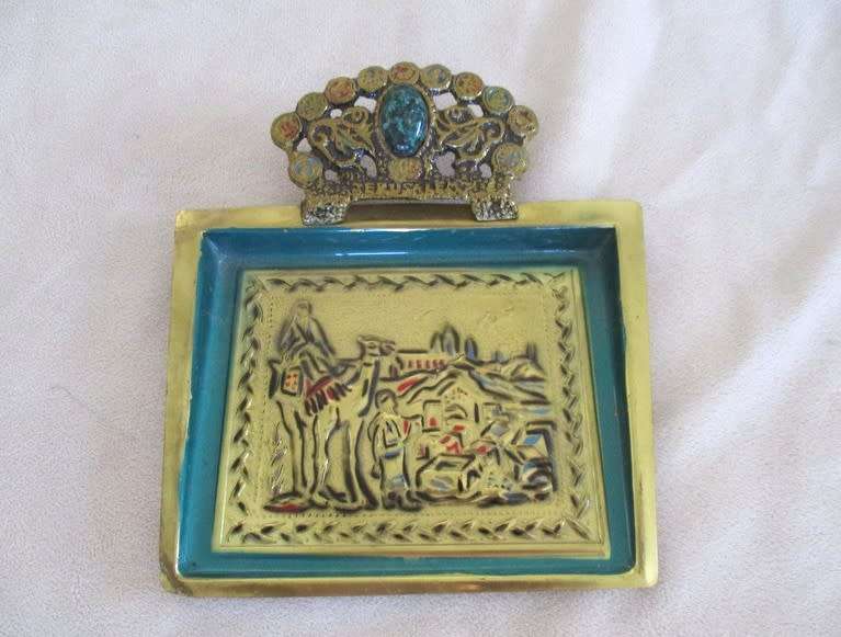VINTAGE ORNATE BRASS CRUMB CATCHER FROM JERUSALEM