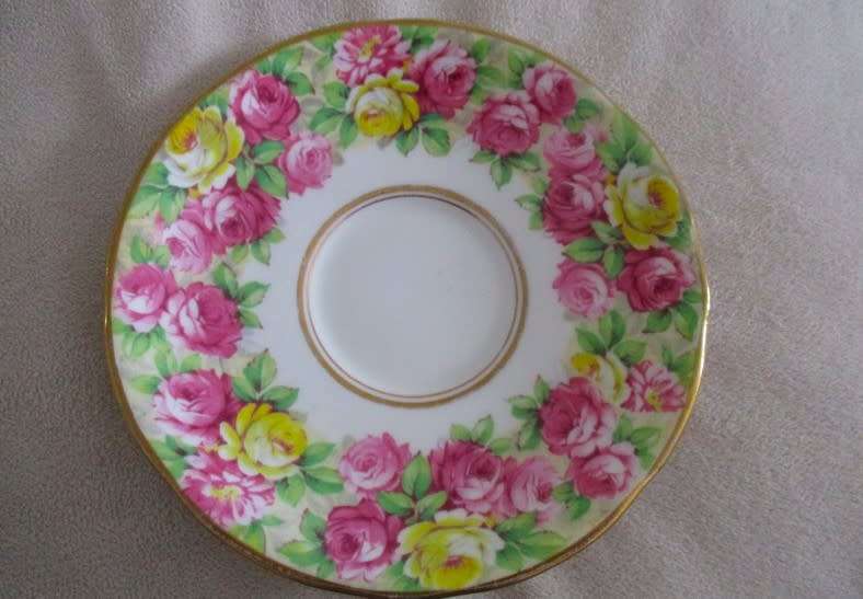 PRETTY ROYAL STAFFORD BONE CHINA SAUCER WITH STAND - ROSANNE