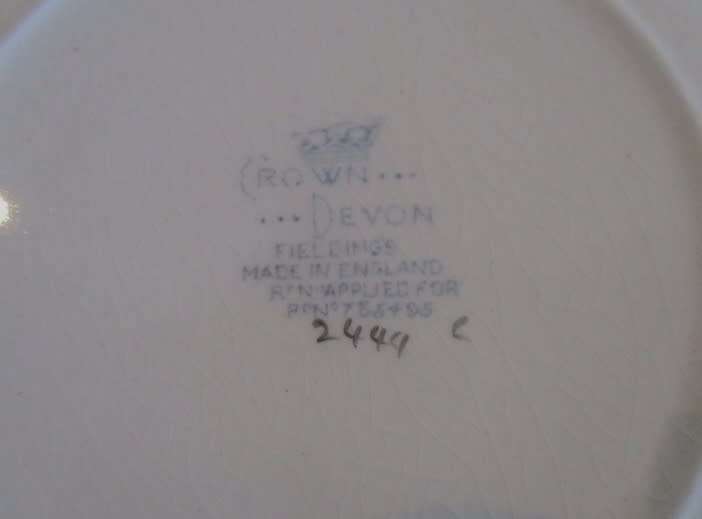 VINTAGE 1930`s CROWN DEVON FIELDINGS SIDE PLATE TO DISPLAY