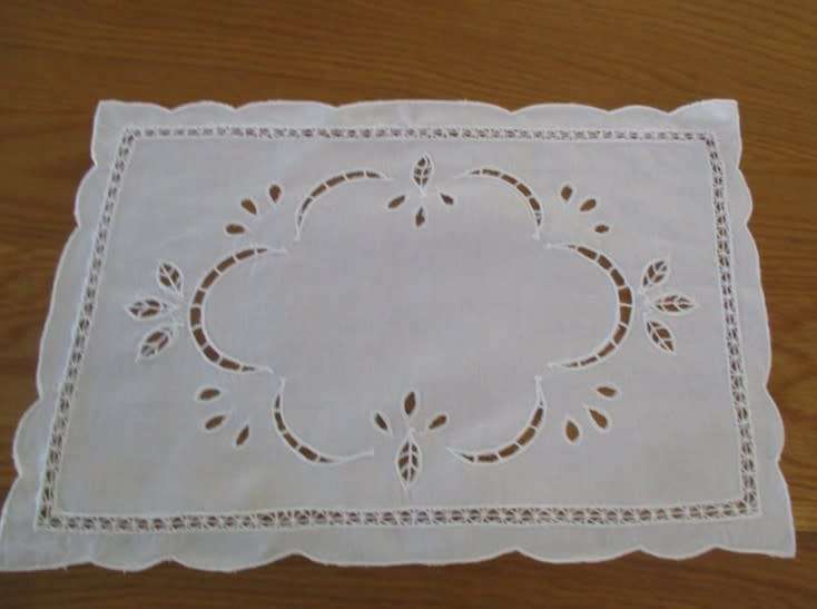SIX BEAUTIFUL CUTWORK EMBROIDERY PLACEMATS IN LOVELY CONDITION