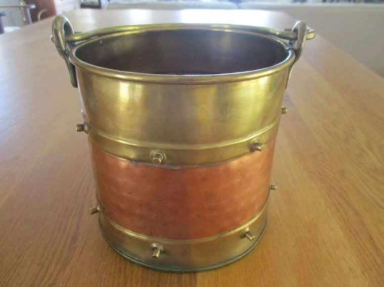 Nice-sized copper and brass bucket in great condition - large ice bucket or planter