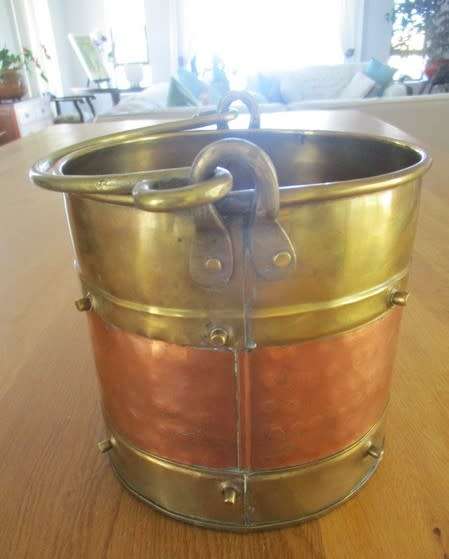 Nice-sized copper and brass bucket in great condition - large ice bucket or planter