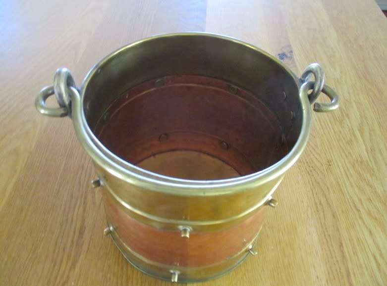 Nice-sized copper and brass bucket in great condition - large ice bucket or planter