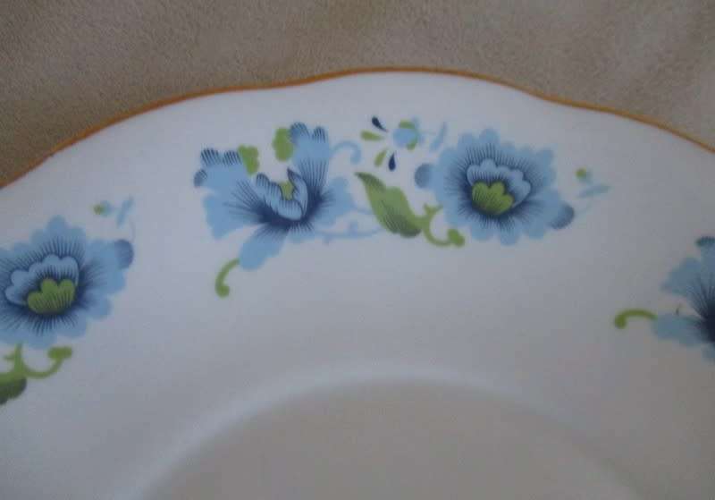 Lovely Queen Anne bone china cake server/plate