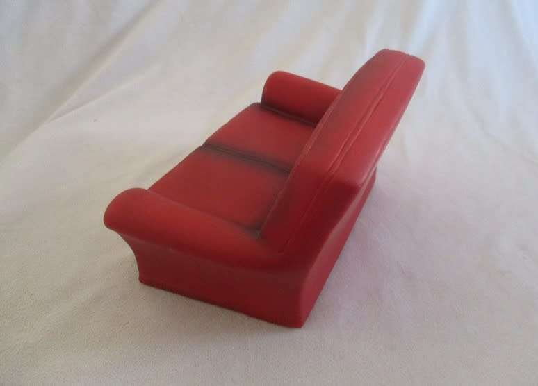 Vintage genuine Sindy sofa/couch to display your favourite Sindy doll