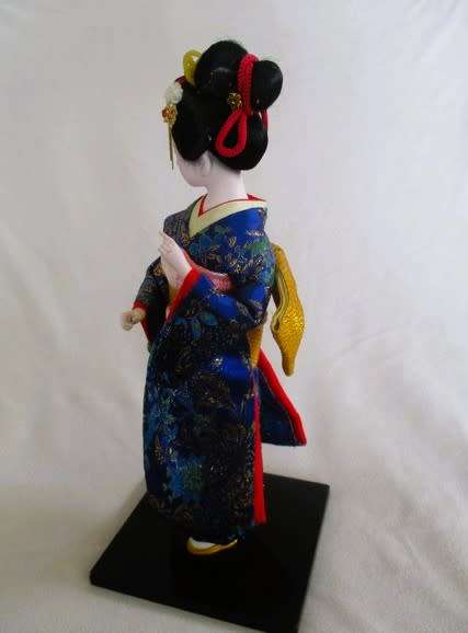 A very beautiful larger vintage Japanese geisha doll in exquisite outfit