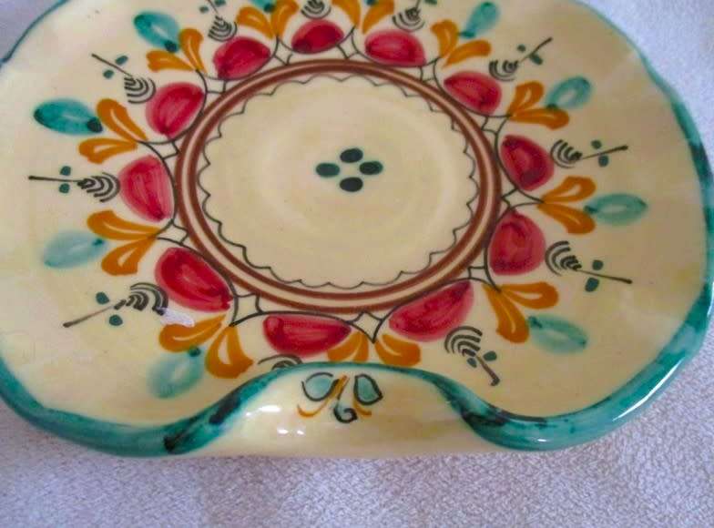 Pretty vintage hand painted Rdo de Ronda, Spain vase and display plate