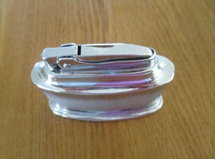 Vintage 1950`s Ronson Senator lighter